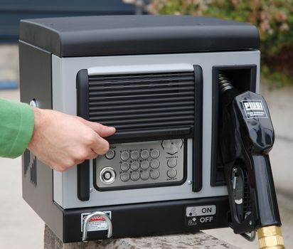 Electronic counter with integrated tank data management system